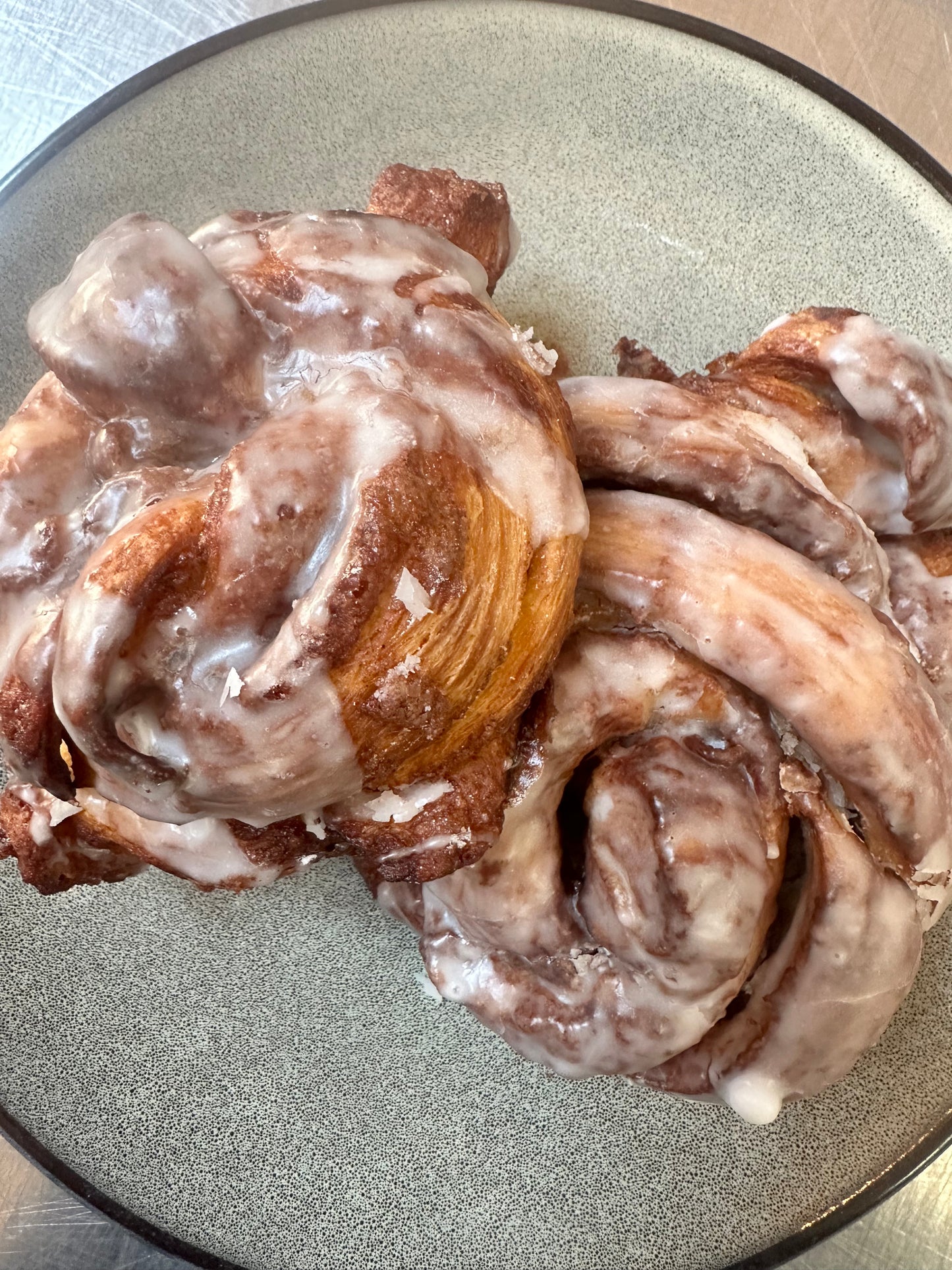CINNAMON PASTRY KNOTS
