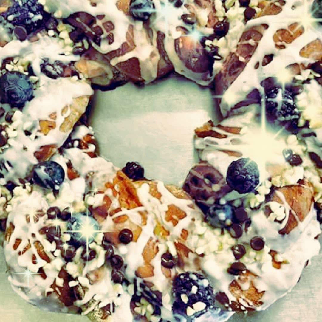 CHOCOLATE HAZELNUT AND BERRY CHRISTMAS WREATH