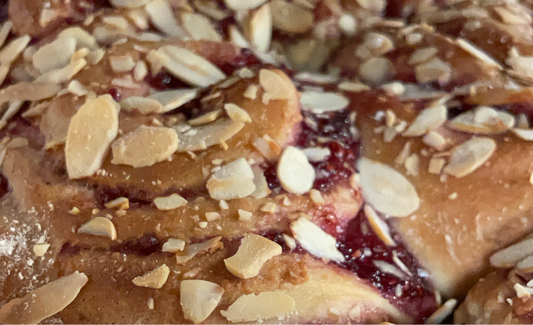 RASPBERRY AND ALMOND SWIRL